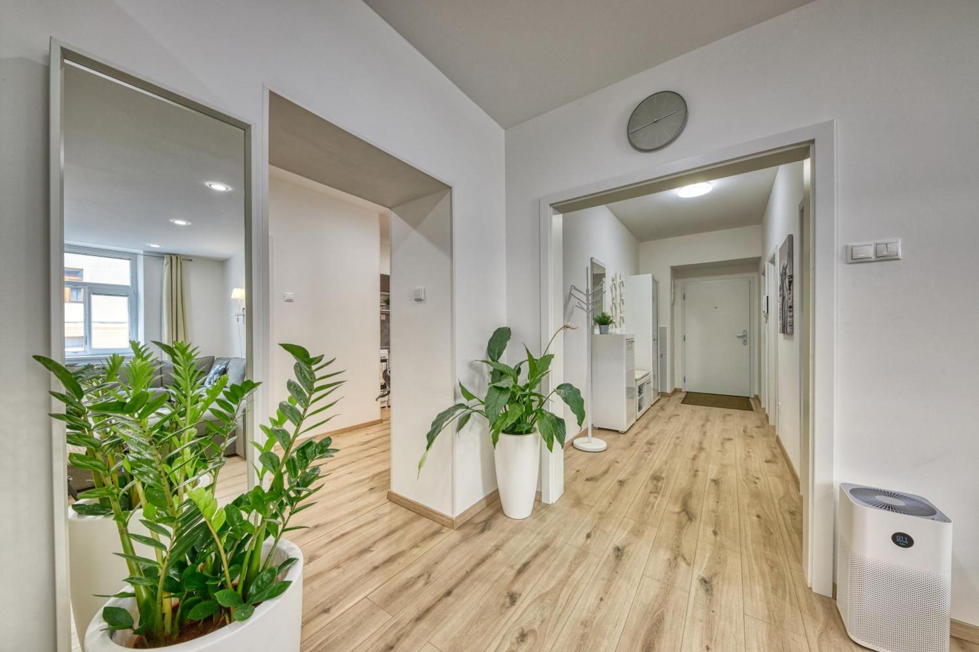 Le Monde Apartment Bratislava - Amazing 5Bdr In Downtown Exterior photo