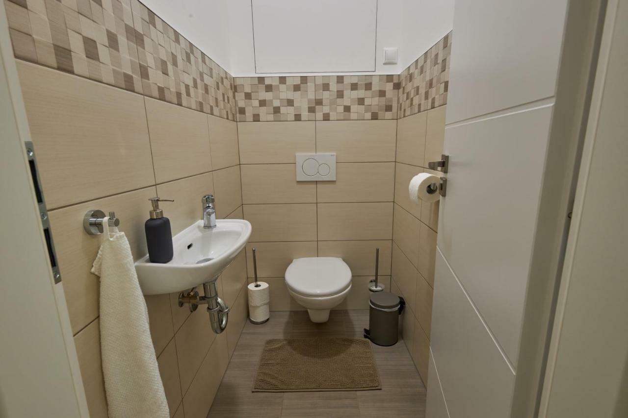 Le Monde Apartment Bratislava - Amazing 5Bdr In Downtown Exterior photo