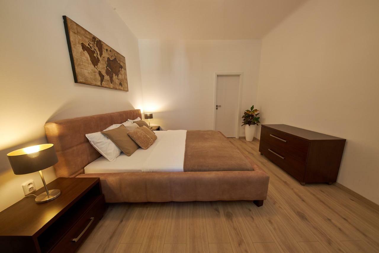 Le Monde Apartment Bratislava - Amazing 5Bdr In Downtown Exterior photo